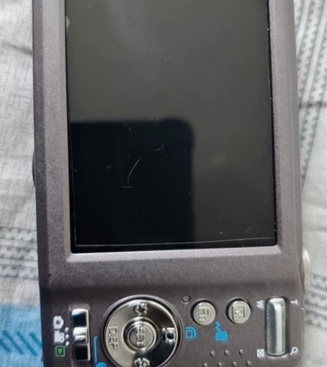 爱国者W120数码相机，整体不错，轻微磨损...