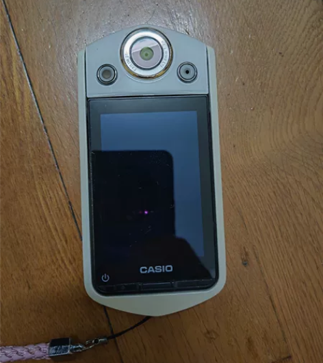 卡西欧TR350自拍美颜神器，8成新，屏幕...