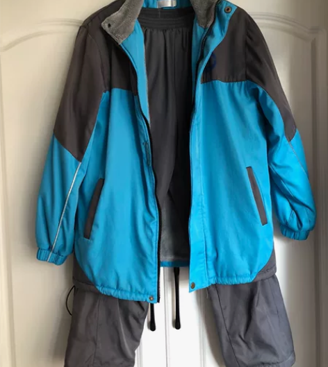 #学生校服 南昌市西湖区校服一套，155/...