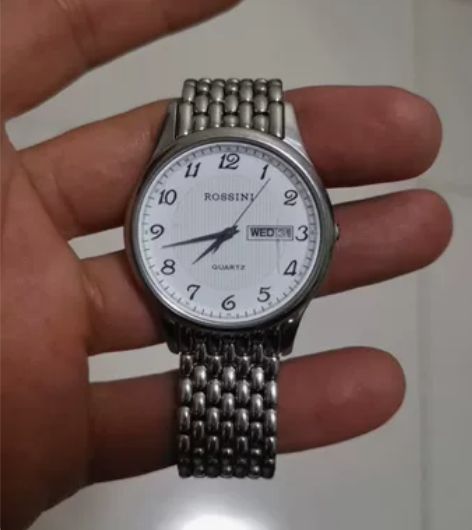 罗西尼石英男表双日历，表镜有划痕视频可见，...