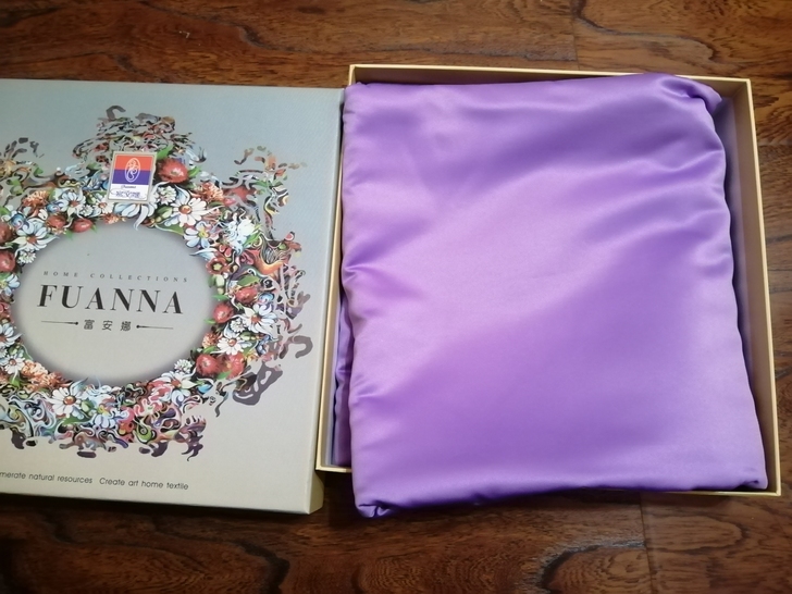 全新 富安娜纯色长方形桌布/紫