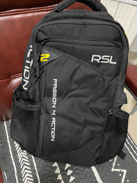 亚狮龙双肩包，亚狮龙良心产品~99新，有独...