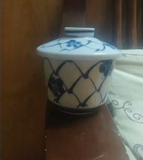 回流日瓷，青花手绘盖杯 感兴趣的话点“我想...