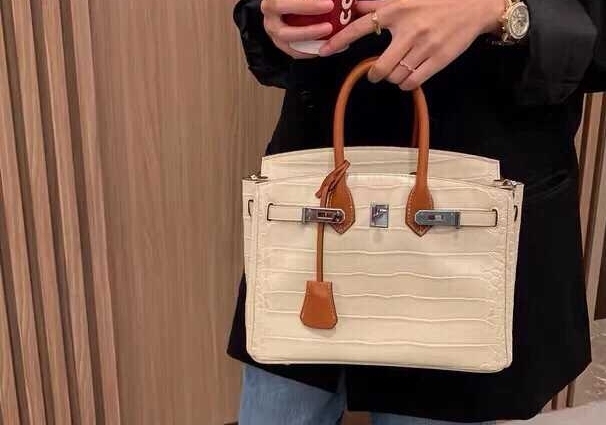 东胜鳄鱼纹铂金包包2021新款潮流行斜挎单...