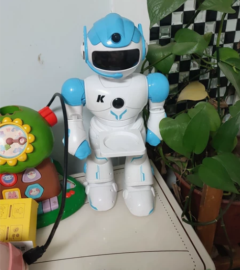 智能遥控机器人儿童玩具男孩会跳舞唱歌语音互...