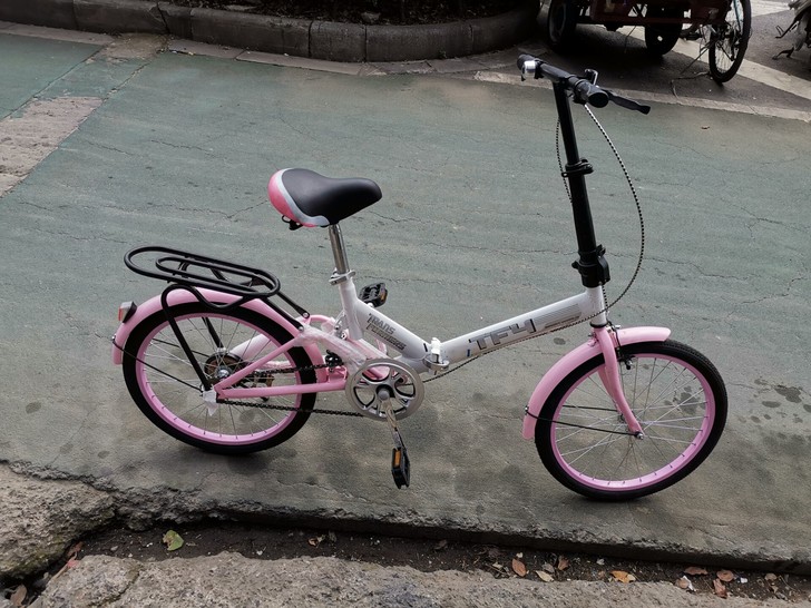 20寸飞行小折叠，99新，车况非常不错。2...