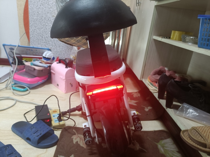 典鸽电动车。新车1200,起了两三次,放了...