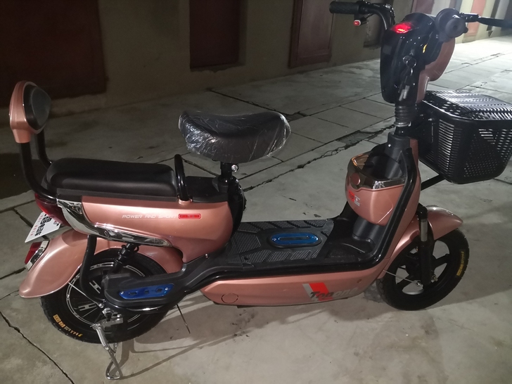 全新电车