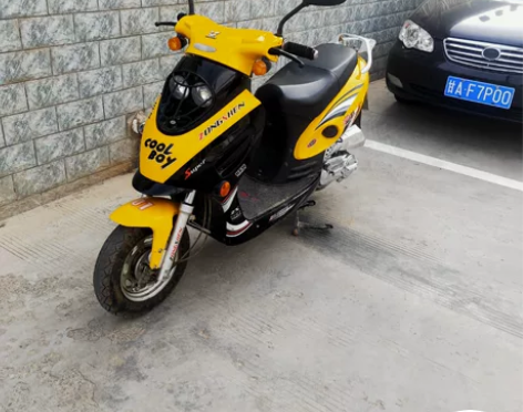 踏板摩托车，宗申牌，已脱审，新换的电瓶，新...