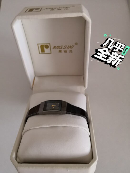 罗西尼女表。走时精准。正常磨损。无刮划痕。