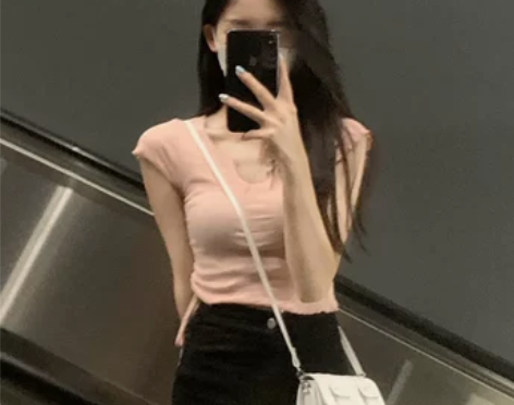 夏季新款欲纯风辣妹设计感轻熟风港味复古ch...