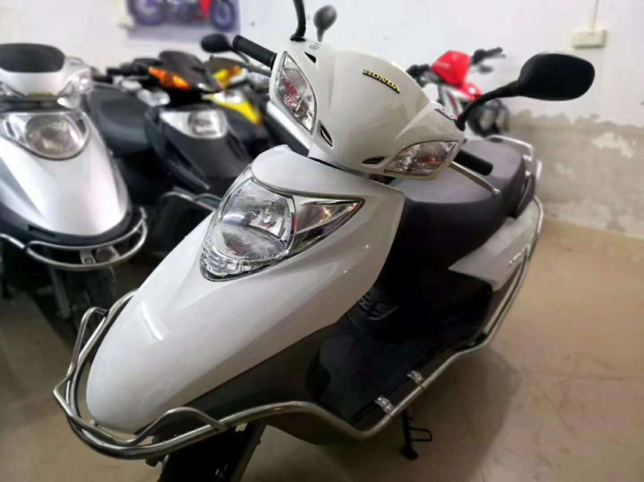 二手摩托车，踏板车，女装车五羊本田电喷二代...