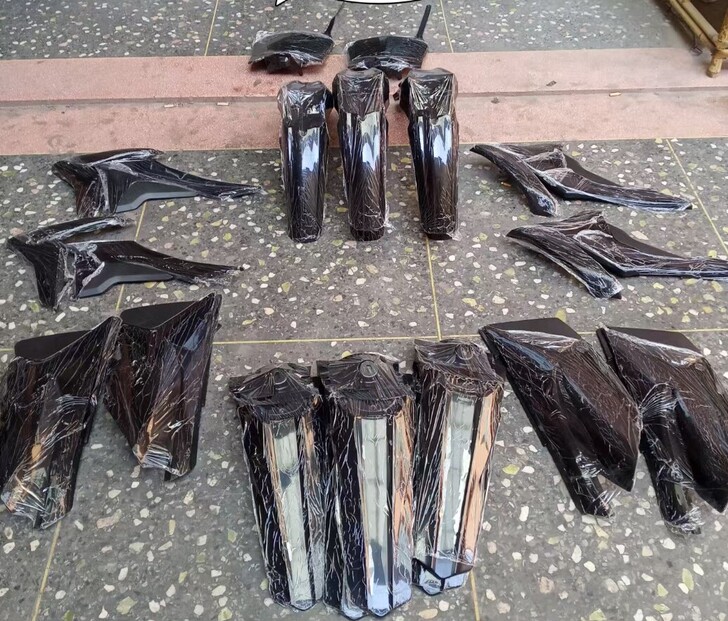 波速尔歼十全车壳号码牌前瓦盖前挡泥板左右油...