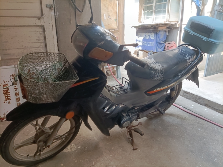 宗申100摩托车，性能完好，平日维护好，配...