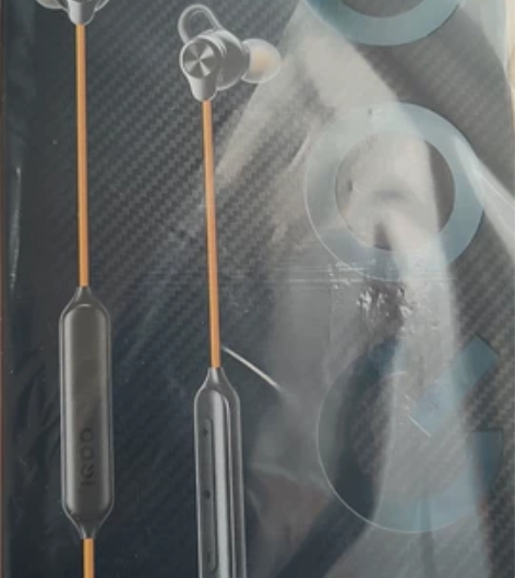 刚换新手机送的运动耳机 官网发的货 全新未...