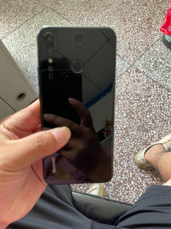 华为nova3i  4+128g  屏幕坏...