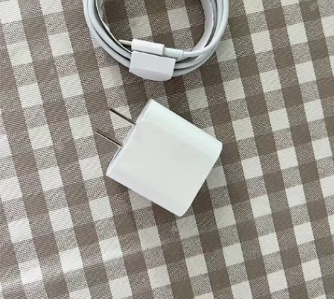 iPhone原装充电线和充电头 快充 买回...