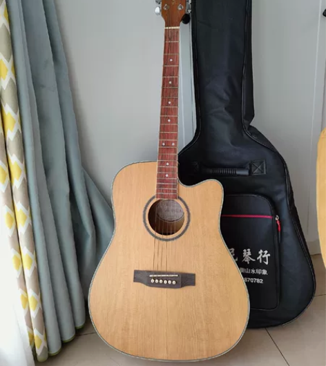 全新吉他，不会弹闲置了，寻找有缘人，仅限自...