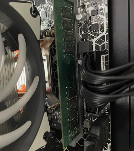 先锋16g内存条  3200 自用一个月 ...