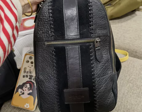 Coach男士胸包 保真 九成新 感兴趣的...