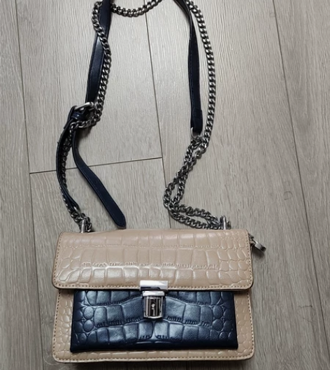 女士背包，手提包，单肩包，基本全新，二手商...