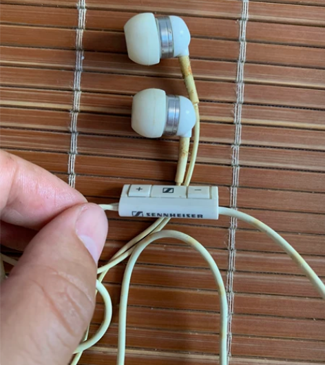 森海塞尔mm70i耳机，长期闲置，线材氧化...
