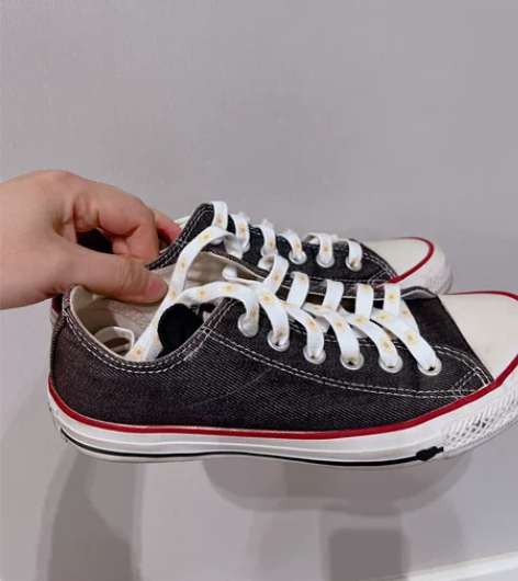 匡威爱心限定款帆布鞋。 8层新，正品??轻...