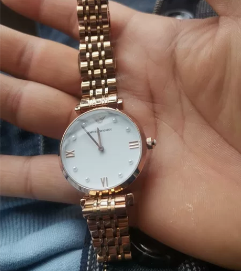 阿玛尼手表，公司发的，带不到，一次都没带，...