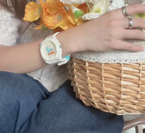 FILA手表情侣，分手了 九九新，只试戴过...