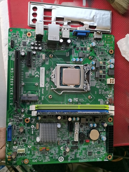 出2块，宏基H81主板，i5-4460cp...