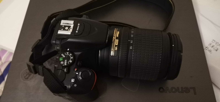 在保尼康d5600带18-140vr镜头，...