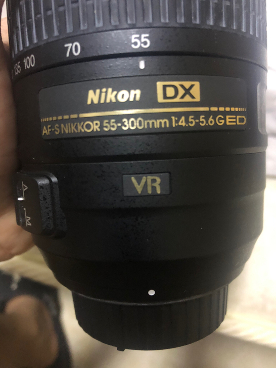 尼康55-300长焦镜头，没有任何划痕磕碰...