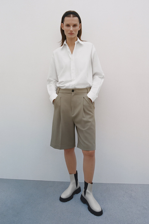 ZARA 百慕大短裤 质量贼好，很喜欢这条...