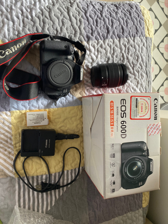 EOS600D 自用相机，成色9成新，配件...