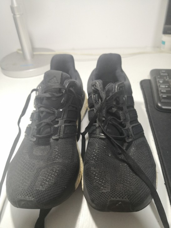 阿迪达斯 运动鞋，adidas 运动鞋，爆...