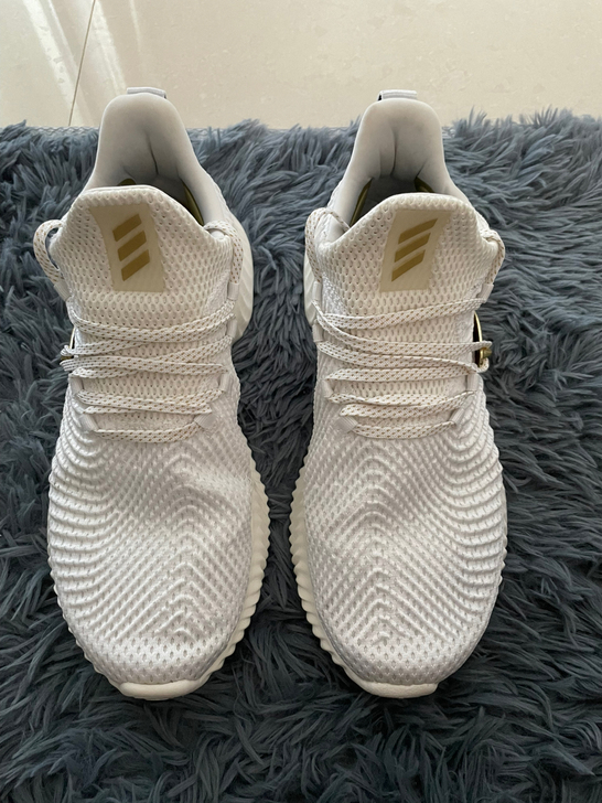 Adidas阿迪达斯运动鞋 40码 八成新