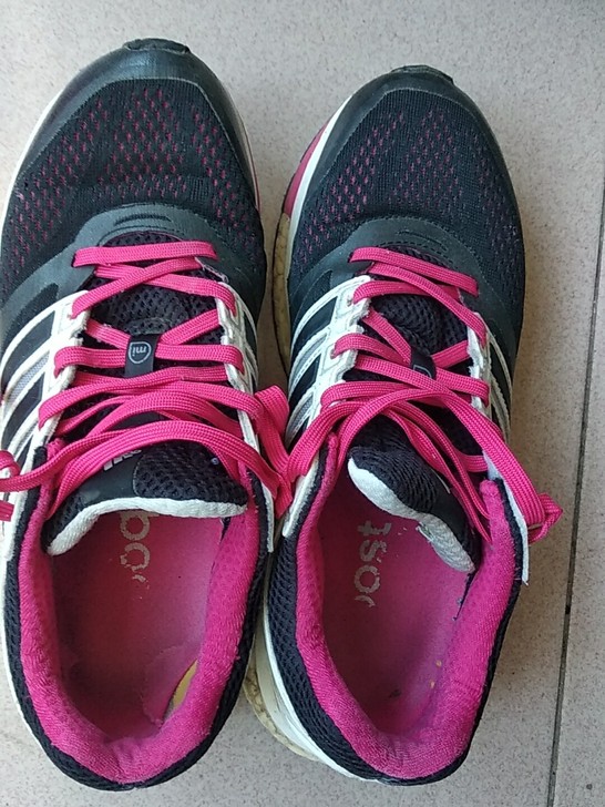 Adidas/阿迪达斯跑步鞋38码，新旧如...