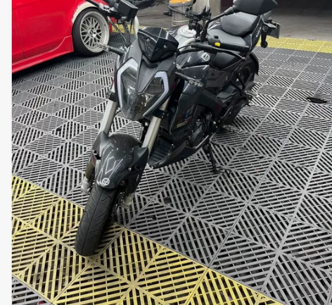 收.收.收一台贝纳利小迅龙黑色只要黑色，最...