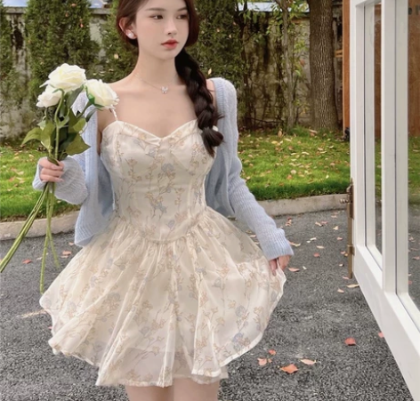 法式温柔风高级感碎花吊带连衣裙女装夏季甜美...
