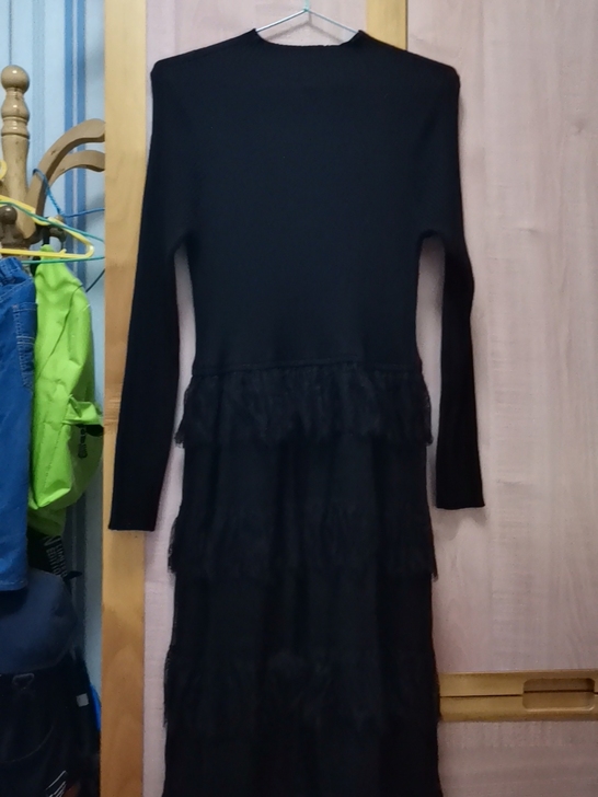 毛衣网纱蛋糕裙，只穿过一次，最大能穿到14...