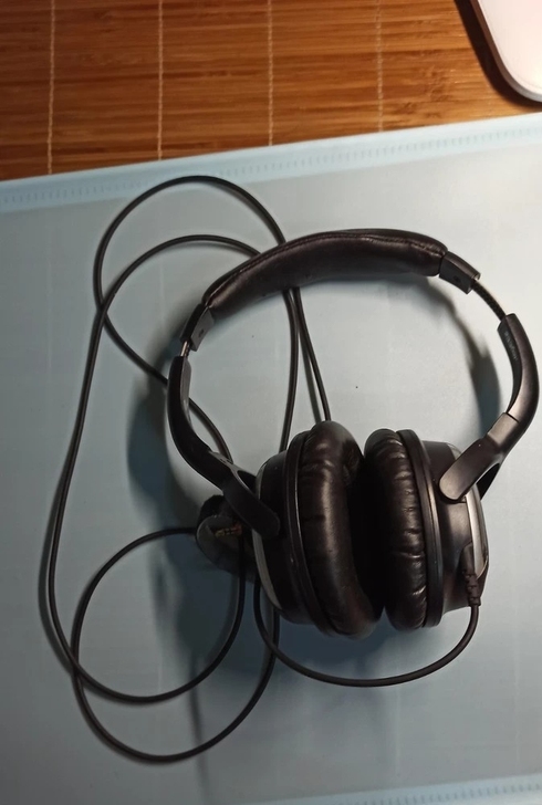 233621冠旭电子耳机，功能正常。