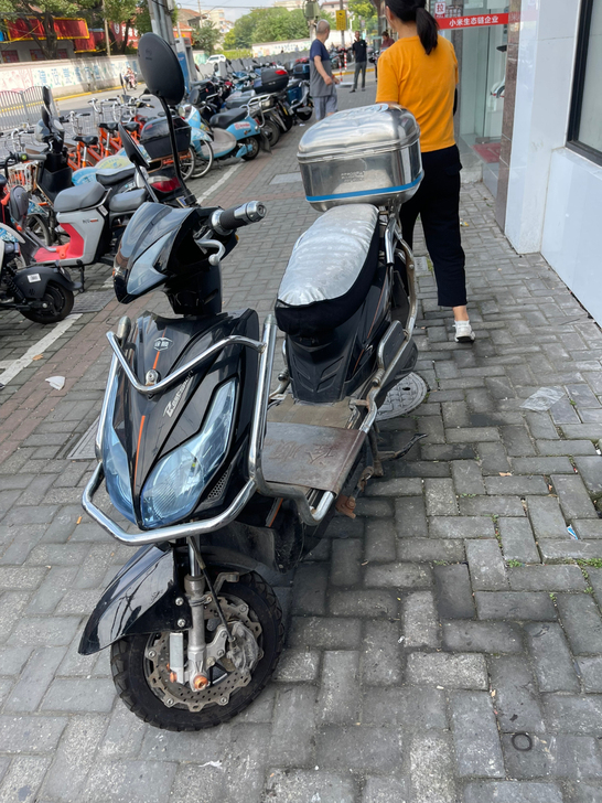 二手电动车，60/35.5黑金新电瓶，牌照...