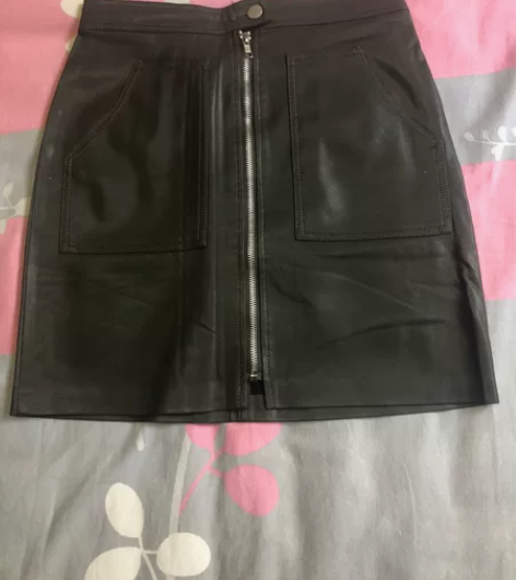 pu短裙，a字裙内里的内衬剪掉了，腰围70...