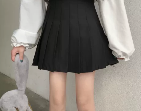 百褶裙黑／灰色，全新吊尸在 一条30两条5...