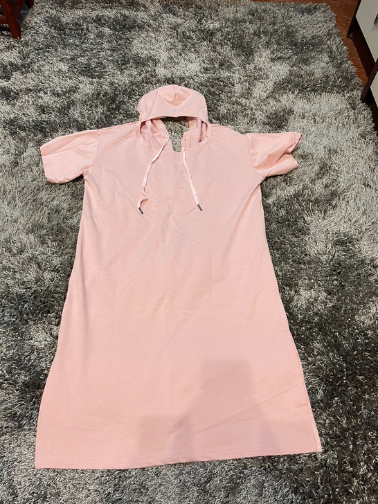 连衣裙M码，8.5成新