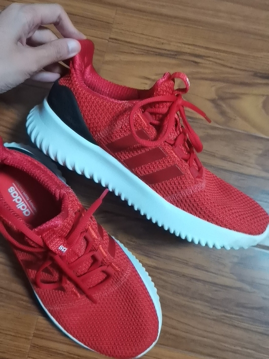 阿迪正品跑步休闲鞋！38.5 九成新！就在...