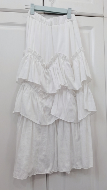 纯白色蛋糕裙裙 白搭 有内衬 面料舒适透气...