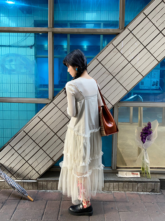 花田橱窗网纱吊带蛋糕裙女2021春季新品百...