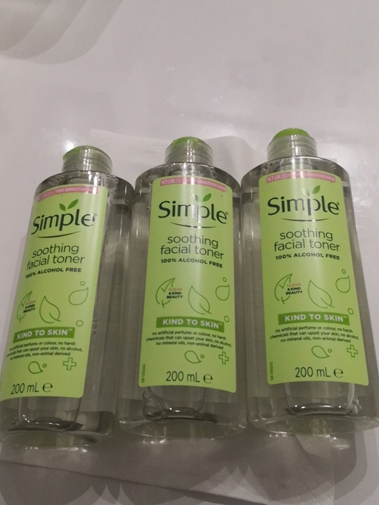 全新英国清妍 (Simple )爽肤水化妆...