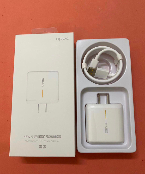 个人闲置转让一套oppo原装充电器65w，...